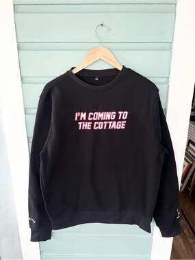 Heated rivalry “I’m coming to the cottage” graphic sweatshirt black size large